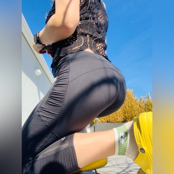 Lululemon Older Leggings Ultimate Comfort Flexibility Rushed Side Black 10 - Picture 4 of 16